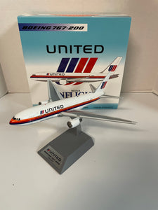 IF762UA0123 - Inflight 200 United Airlines Boeing 767-200 "Saul Bass with Stand" - N611UA